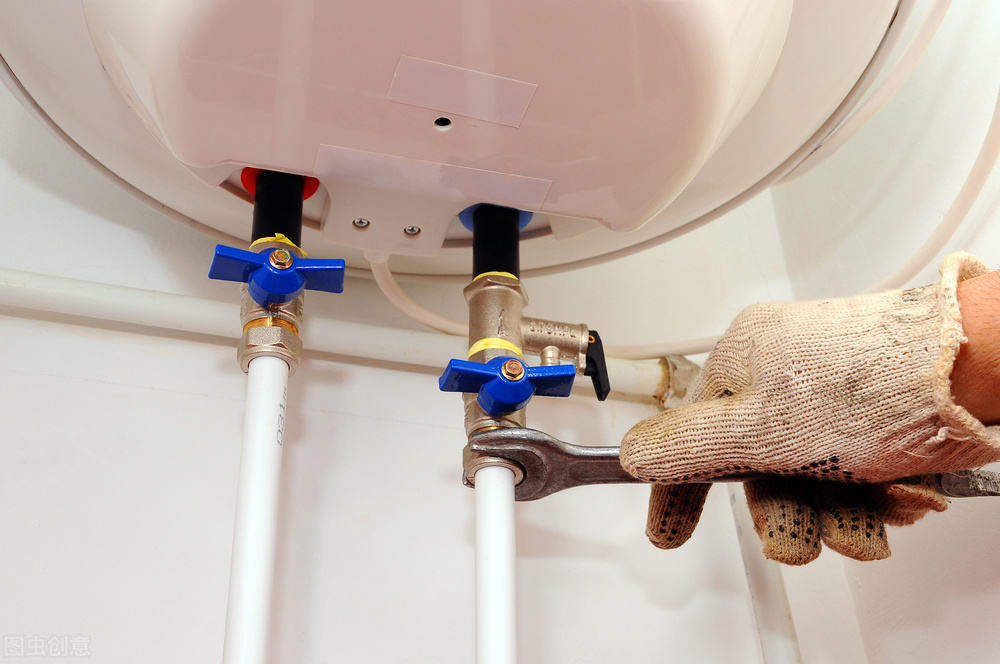 热水器漏电了会直接被电死吗,热水器漏电原因及处理方法