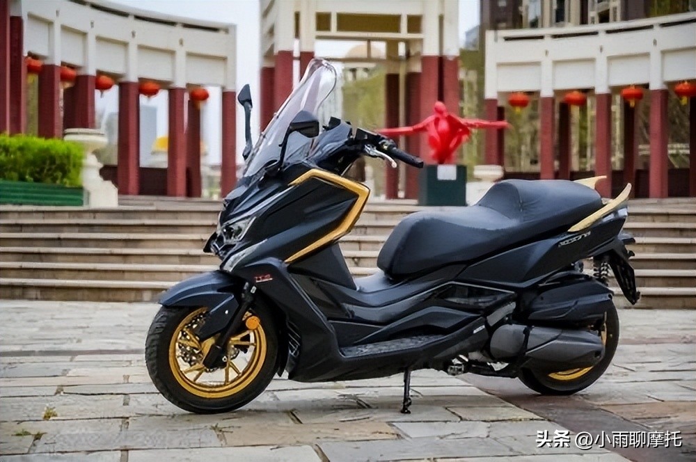 赛艇250和光阳300,光阳250赛艇和钱江250大小对比