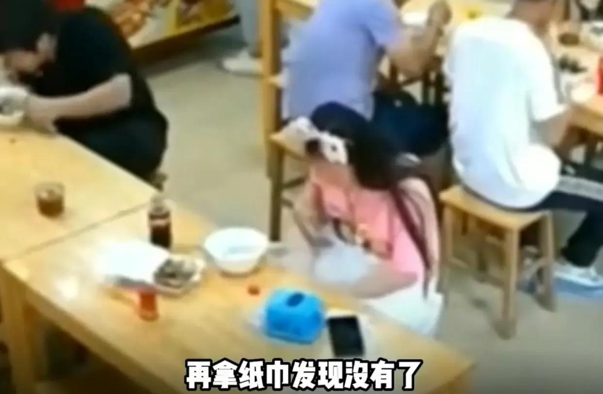 引来16000人围观，试衣间的“假干净”揭开了某些人的虚伪的面具