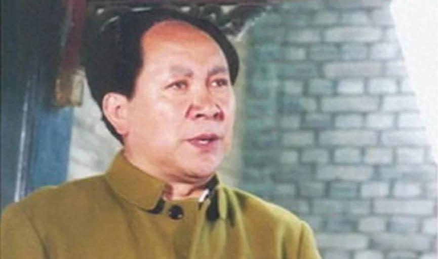 主席形象后继有人，侯京健已接班唐国强，和古月比你更喜欢哪一个