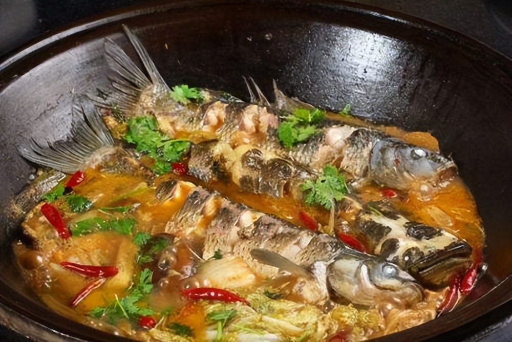 炖鱼肉怎么炖得又烂又香,炖鱼怎样才能让鱼肉入味