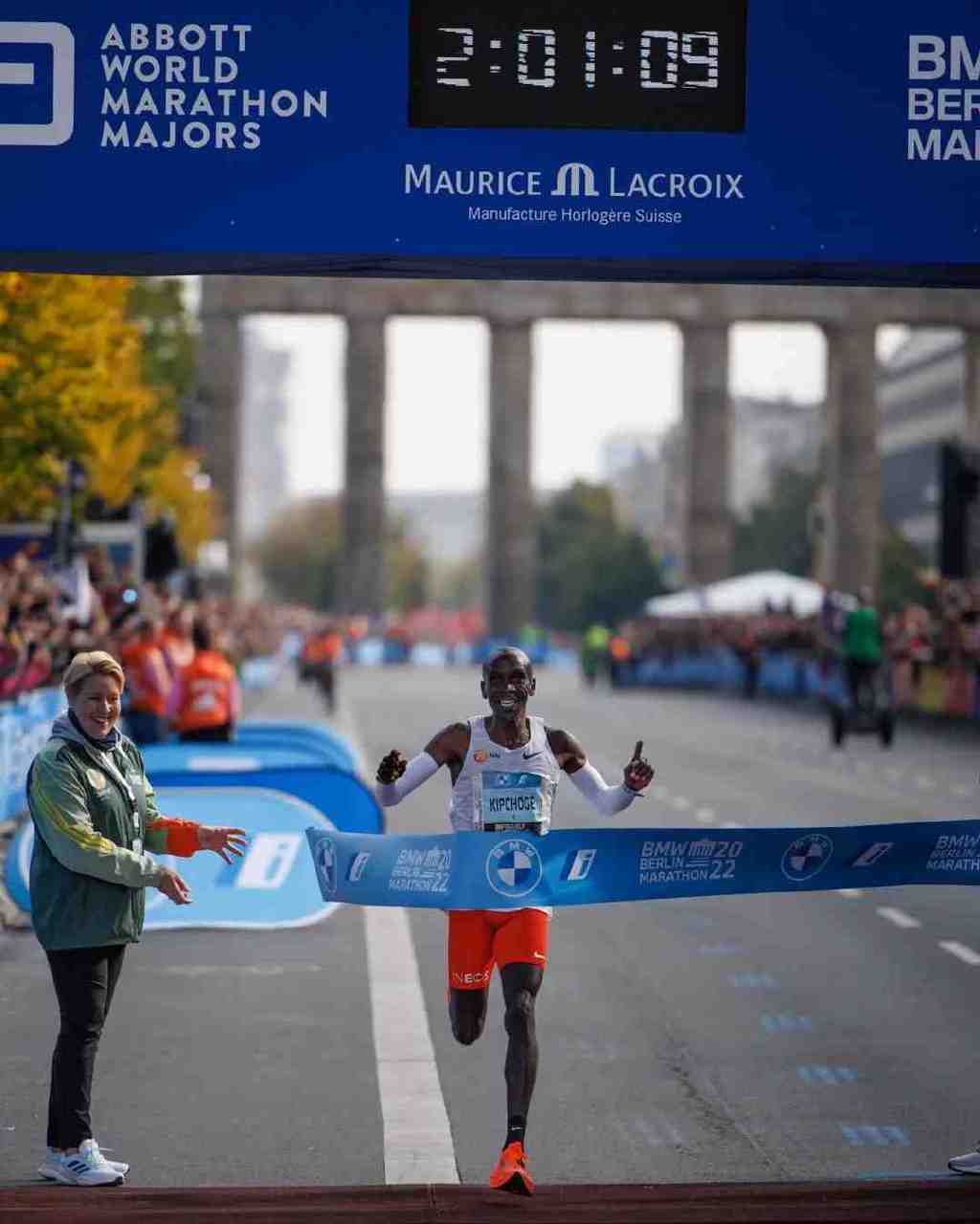 柏林马拉松基普乔格视频,基普乔格神人