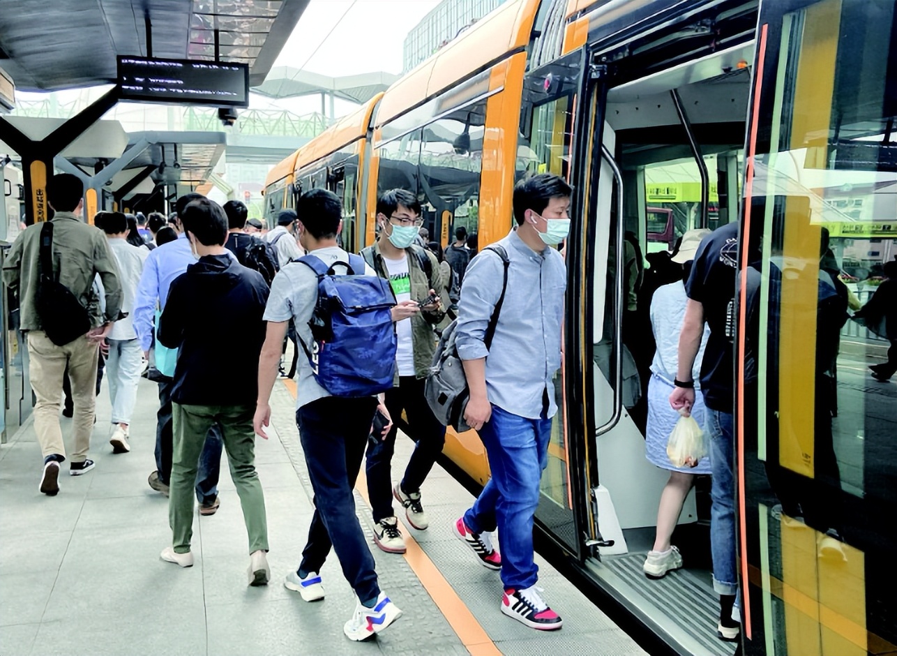 为什么高铁不可以在夜间运行,为啥开通了夜间高铁