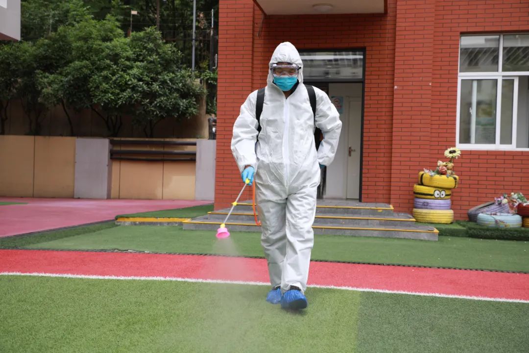 学校新冠肺炎疫情防控工作简报,小学开展新冠肺炎疫情教育