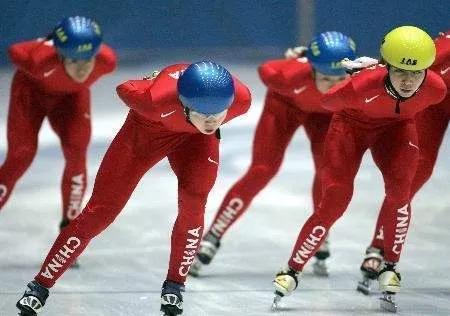 红牌、*攻围**裁判，一哭二闹三上吊，韩国人还真把卡塔尔当本土了