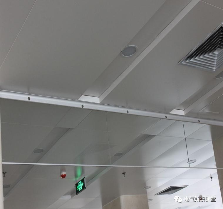 挡烟垂壁的几种操作方法,关于挡烟垂壁的说法