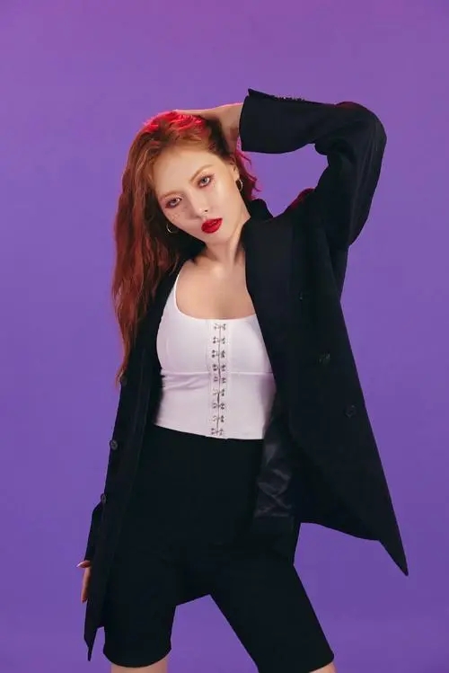 泫雅泰国泼水节舞台上的野马,泫雅在泰国泼水节