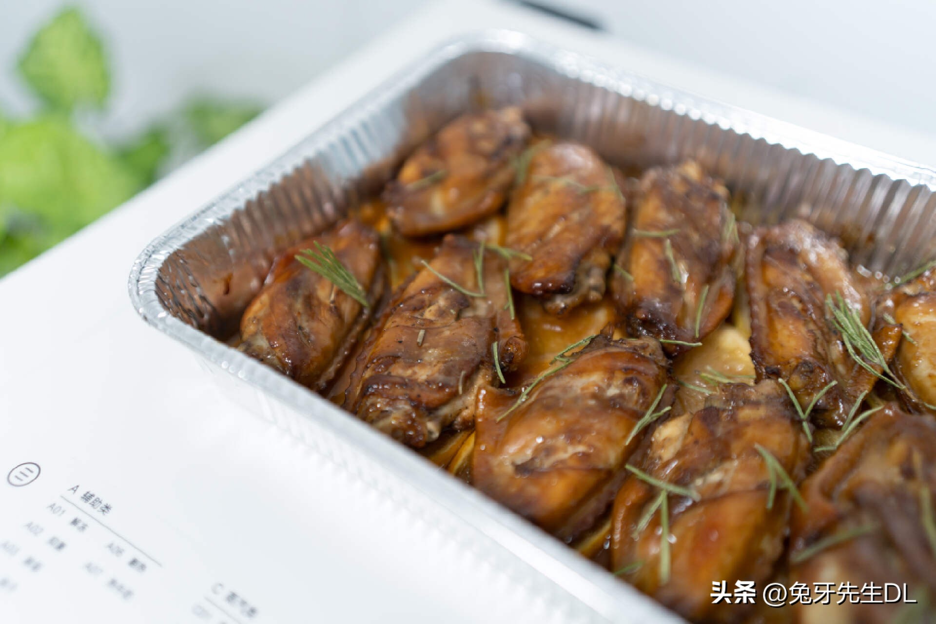 让家里劳动者解放双手，拥有这些实用的小家电将大幅提高生活品质