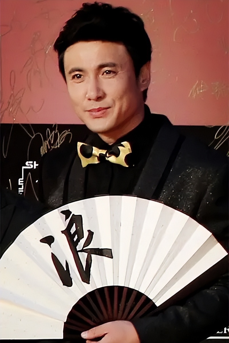 沈腾百亿票房电影全集在线观看,沈腾新电影超能一家人票房