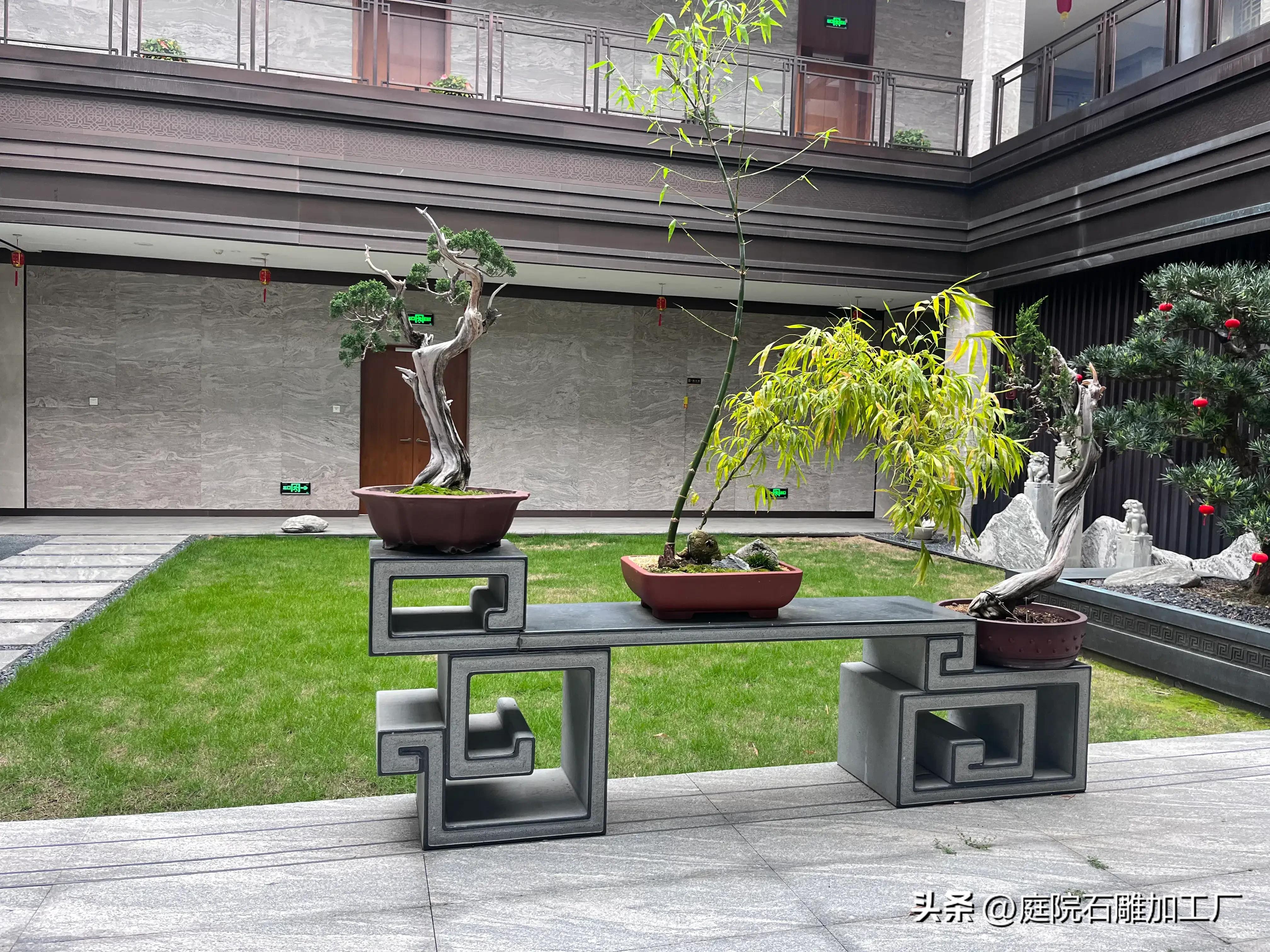 石雕花架庭院摆放效果图,庭院盆景老石板花架