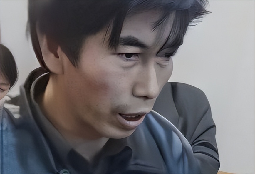 荒唐案件:42岁无证医生控制17岁姑娘，还在*体下**上“锁”闻所未闻