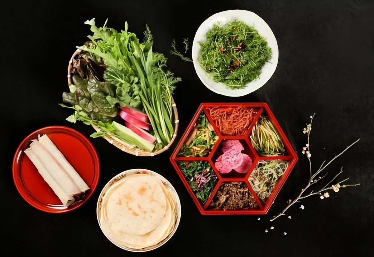 10首春节诗词领略传统中国年,关于新年弘扬传统文化的经典诗词