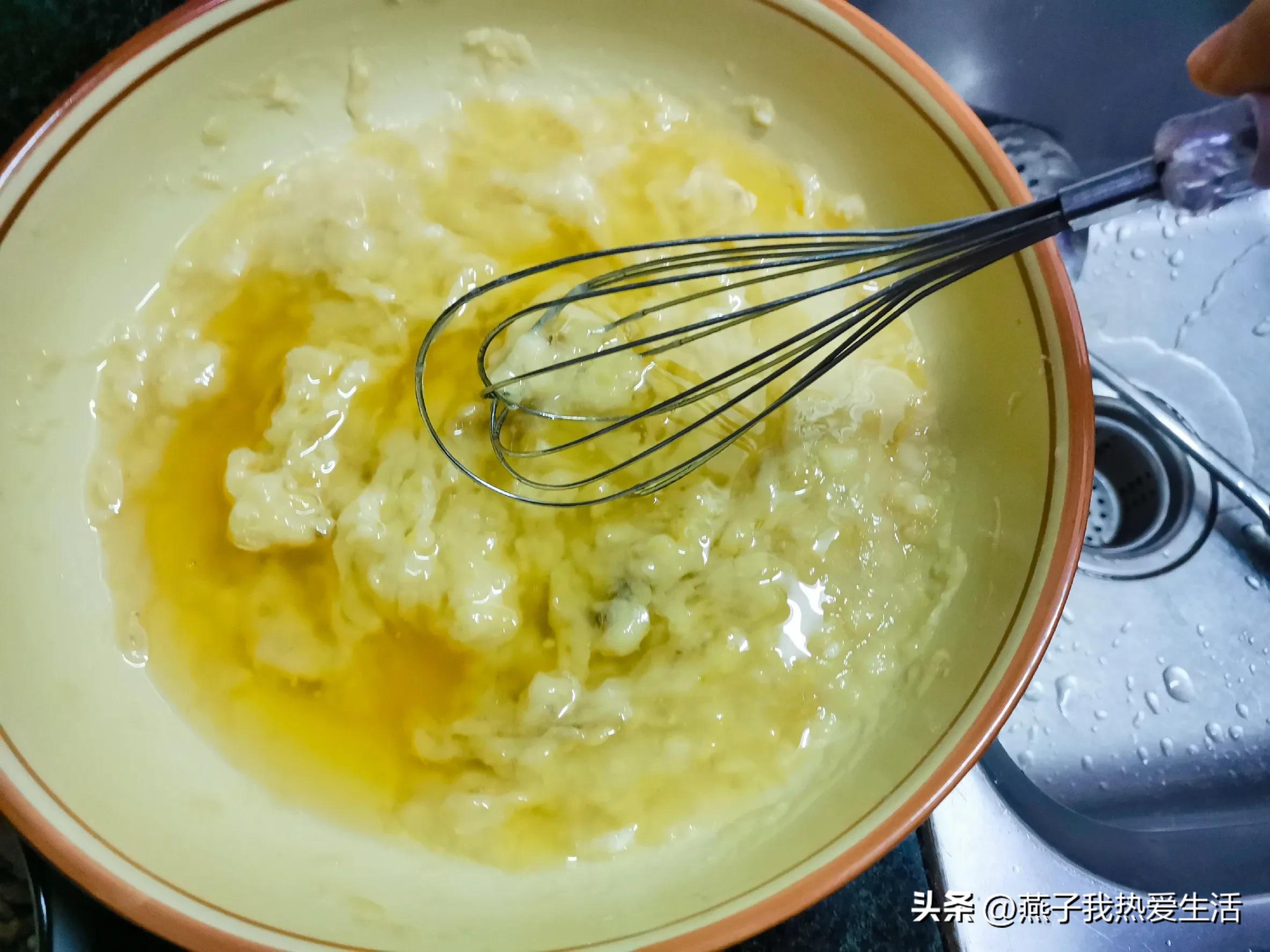 小蛋糕面包制作教程简单又好看,少糖少油香蕉蛋糕的家庭做法视频