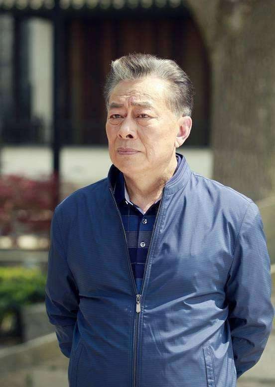 王诗槐离异后独自照顾智障儿子,老戏骨王诗槐离婚后照顾智障儿子