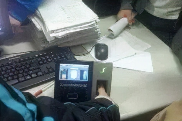 被点名时,中文喊“到”,那英文喊什么?