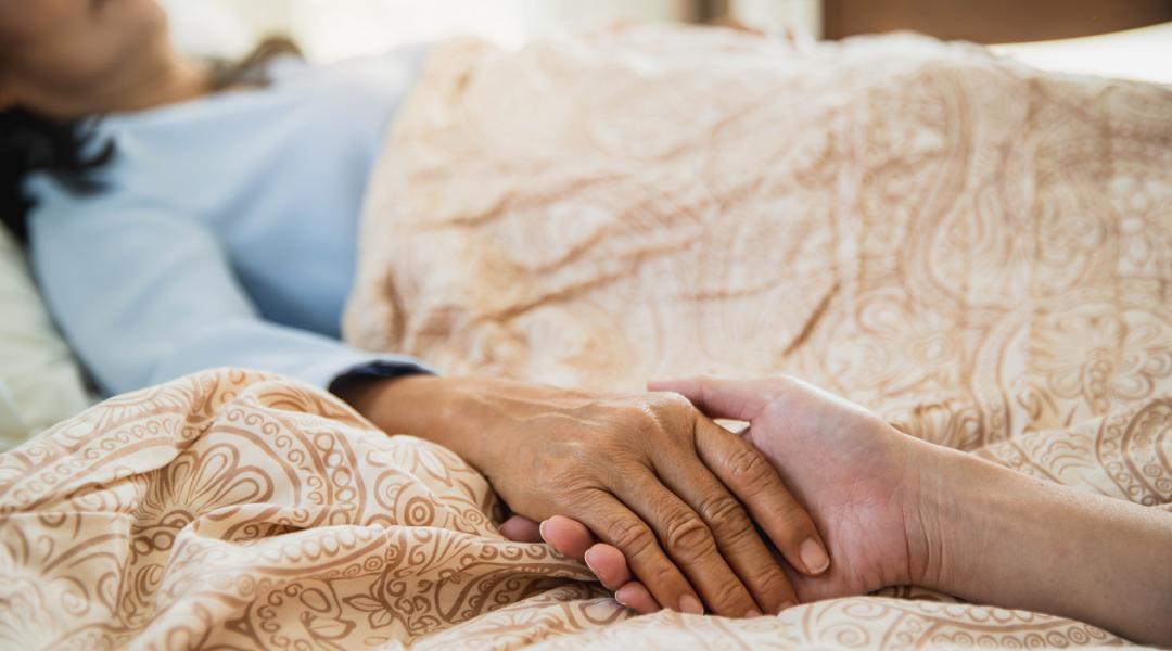 50多岁应该买什么疾病保险,超过60岁单独买什么保险好