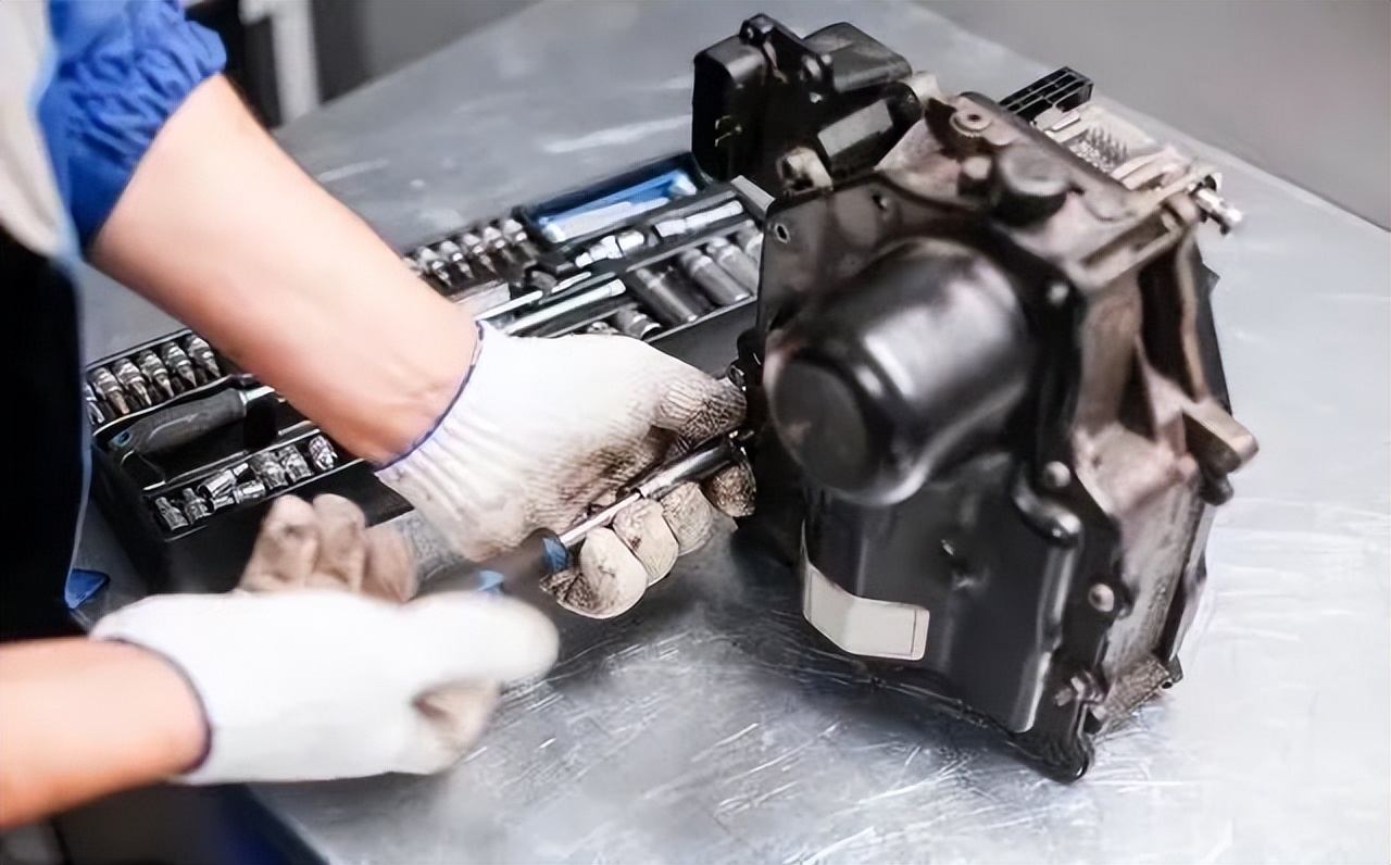 变速箱油多久换一次？杨工：没必要换的太频繁！