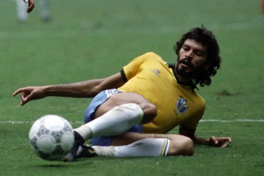 巴西十大传奇足球巨星,巴西著名球星小罗