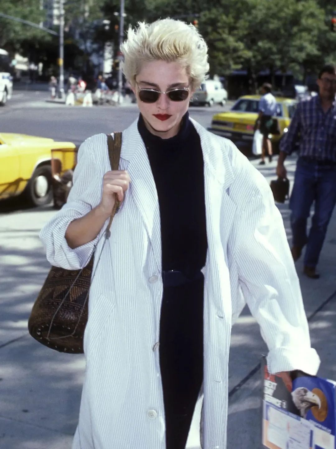 天哪!这是天后麦当娜吗?怎么变成了这个鬼样?