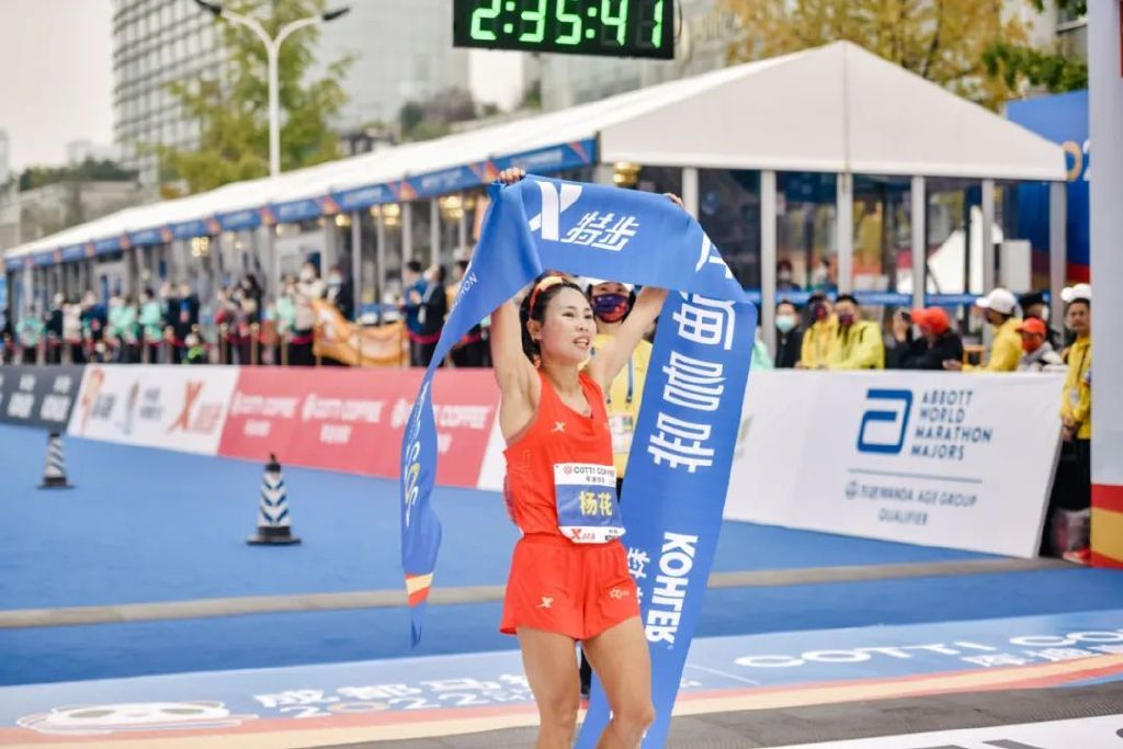 冠军的故事10个字,冠军的励志故事