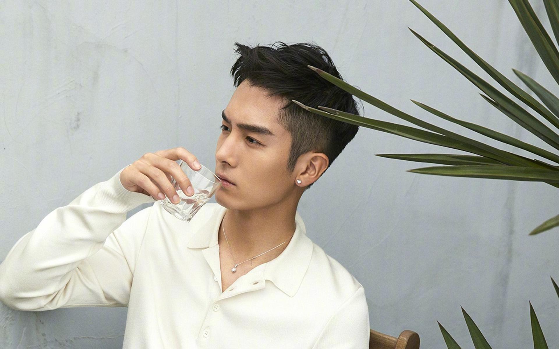 从查无此人到一鸣惊人,从大红大紫到无人提及的男明星