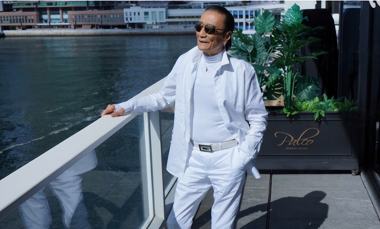 谢贤梅艳芳张国荣,谢贤抢c位