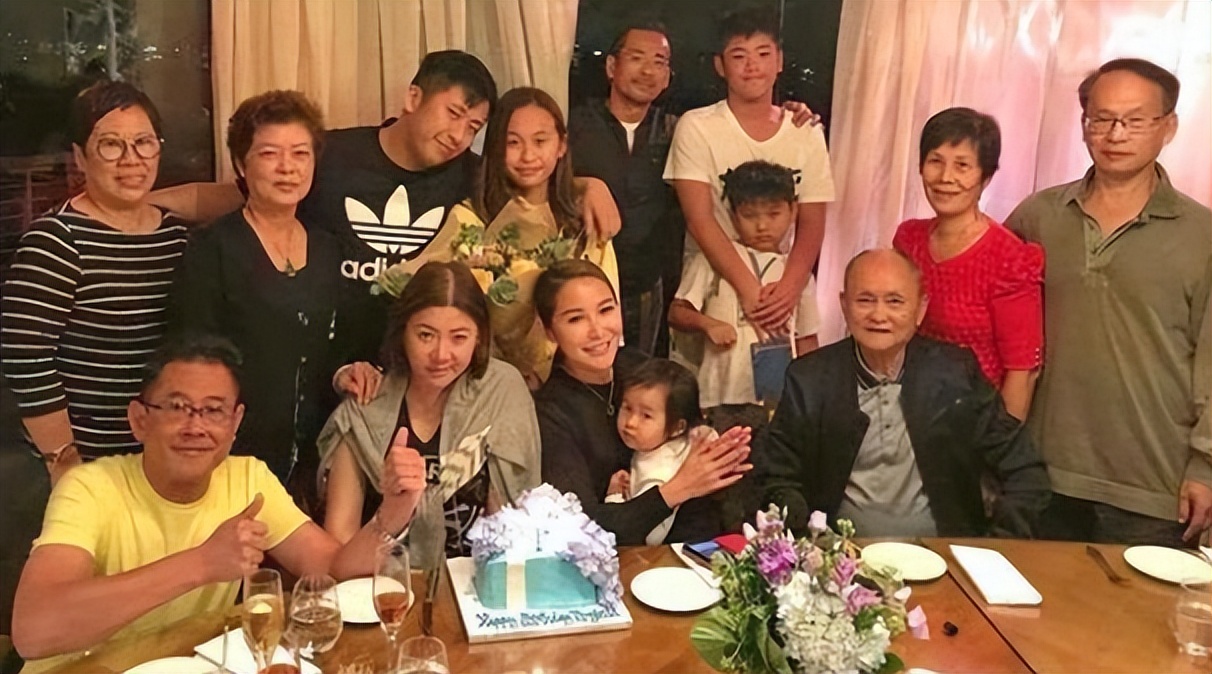 刘碧丽和洗米华现状,刘碧丽和洗米华恩爱瞬间