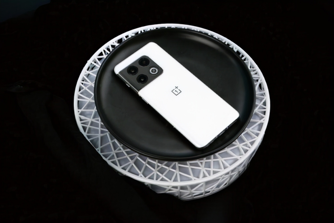 一加10pro至尊版有防尘防水吗,一加10pro白色至尊版