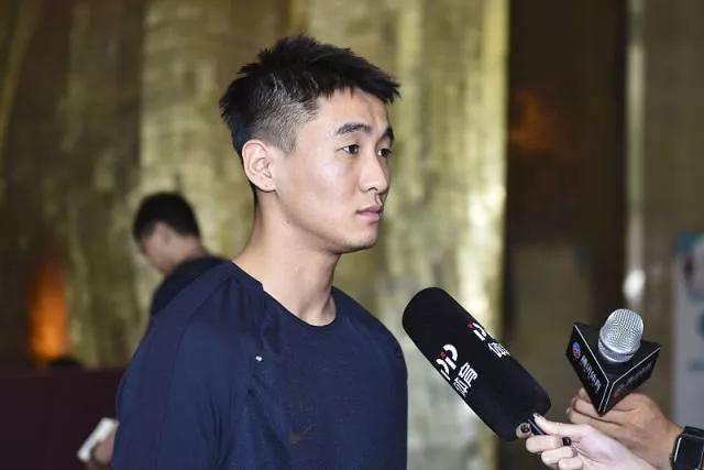 “大家喜欢乖孩子，但我喜欢做不一样的自己”三镇球员韦世豪专访