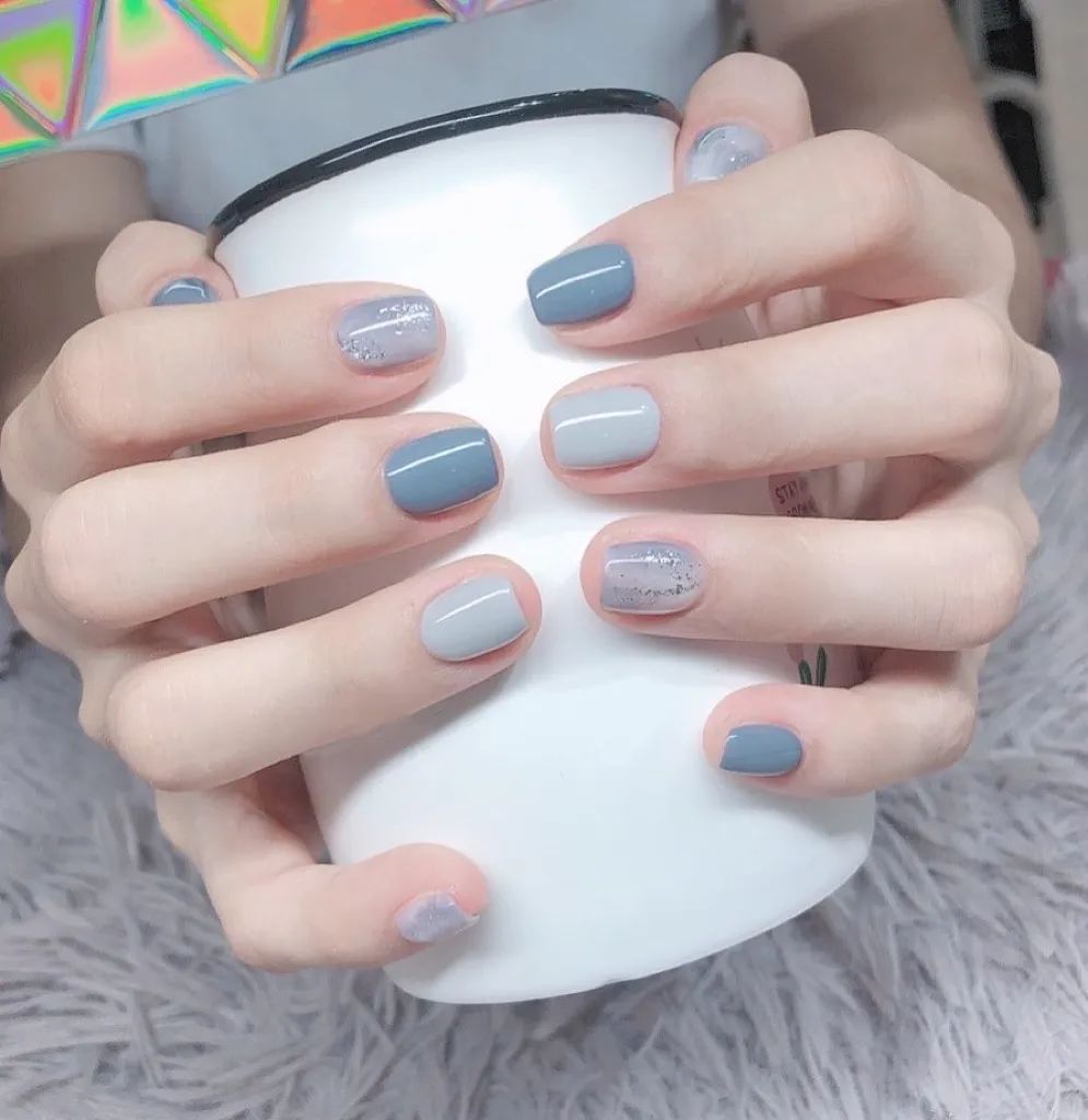 秋冬纯色美甲显白高级跳色高清,夏日美甲显白短甲可爱卡通儿童