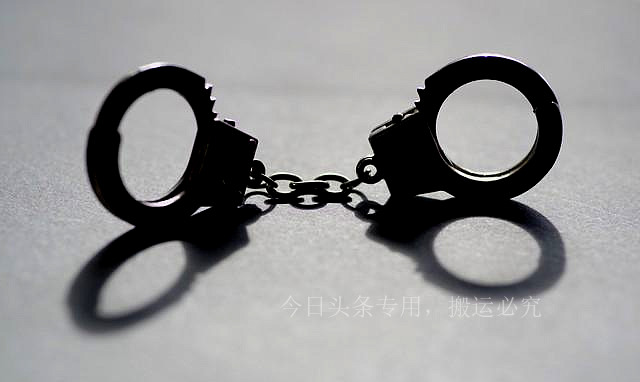 男子准备和女邻居发生关系，却突然放弃，该行为是否构成犯罪？