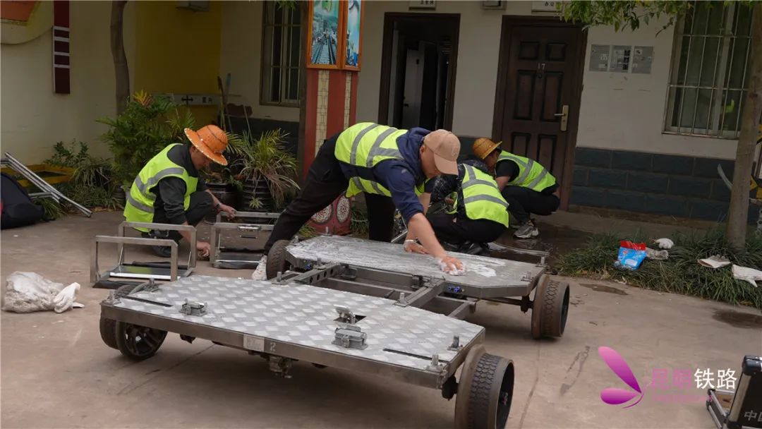 咻——铁路敞篷小跑车来啦