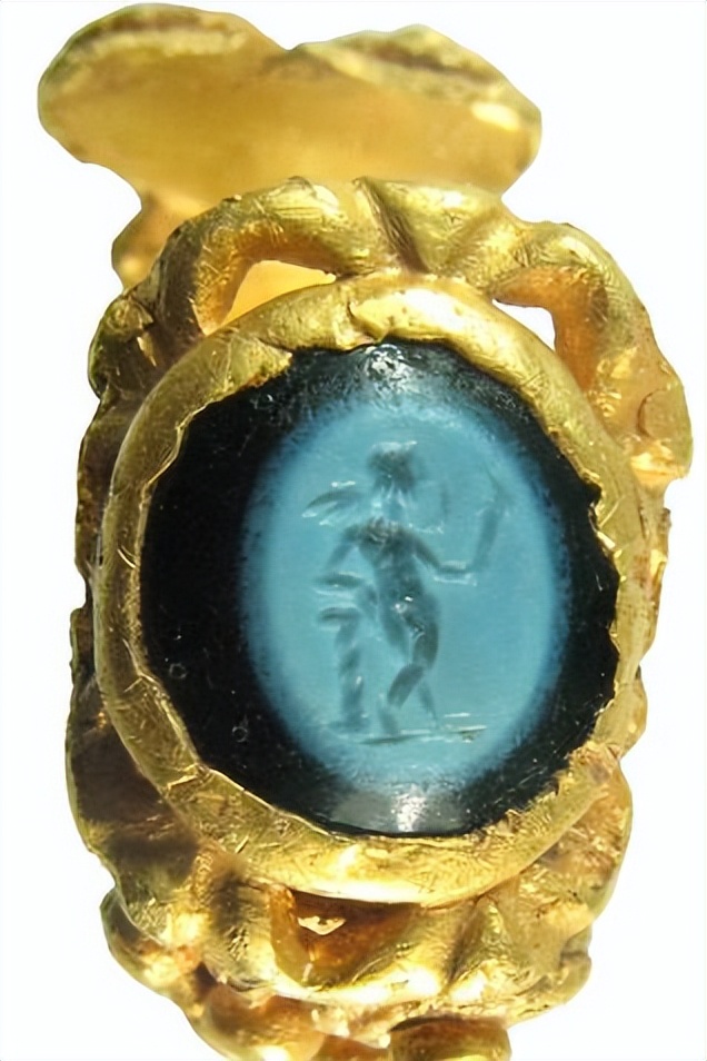 古罗马蓝宝石镶金戒指 (古罗马黄金戒指)