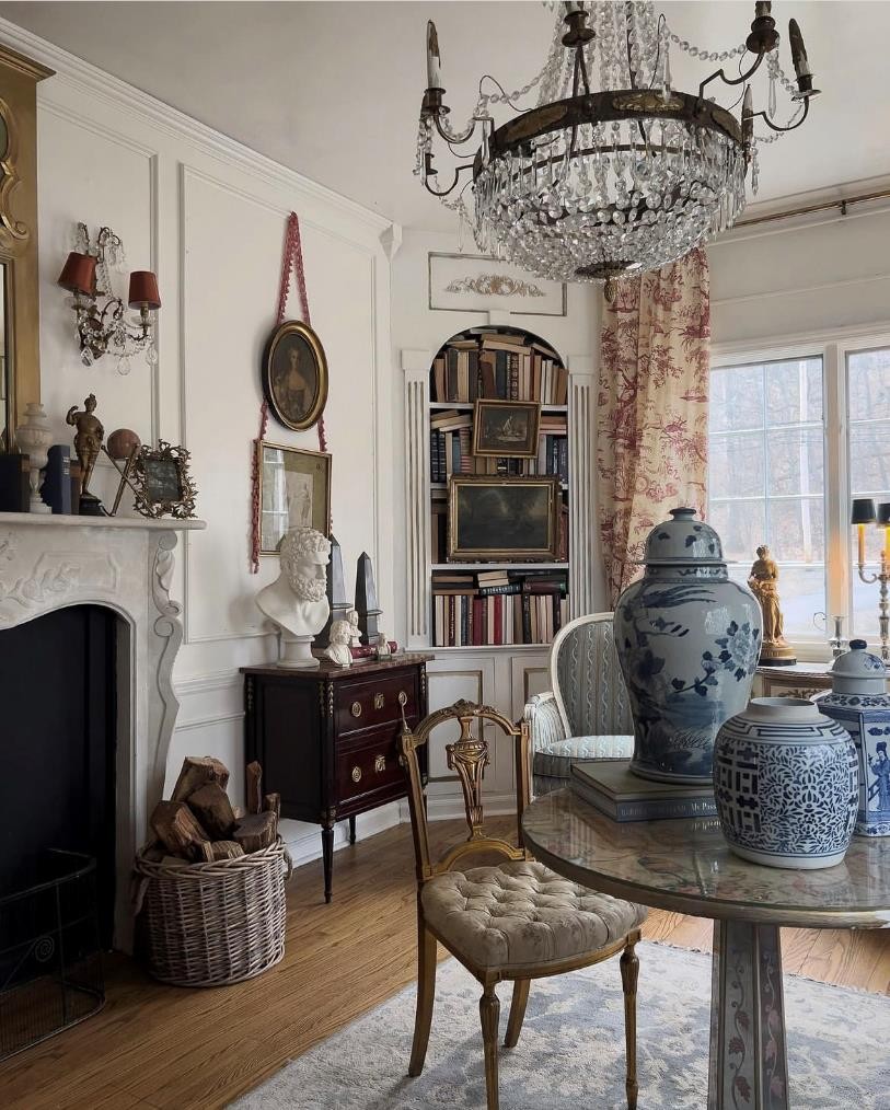 30岁女主装扮的美国住宅，花哨又闪亮，复古极繁主义也别具魅力