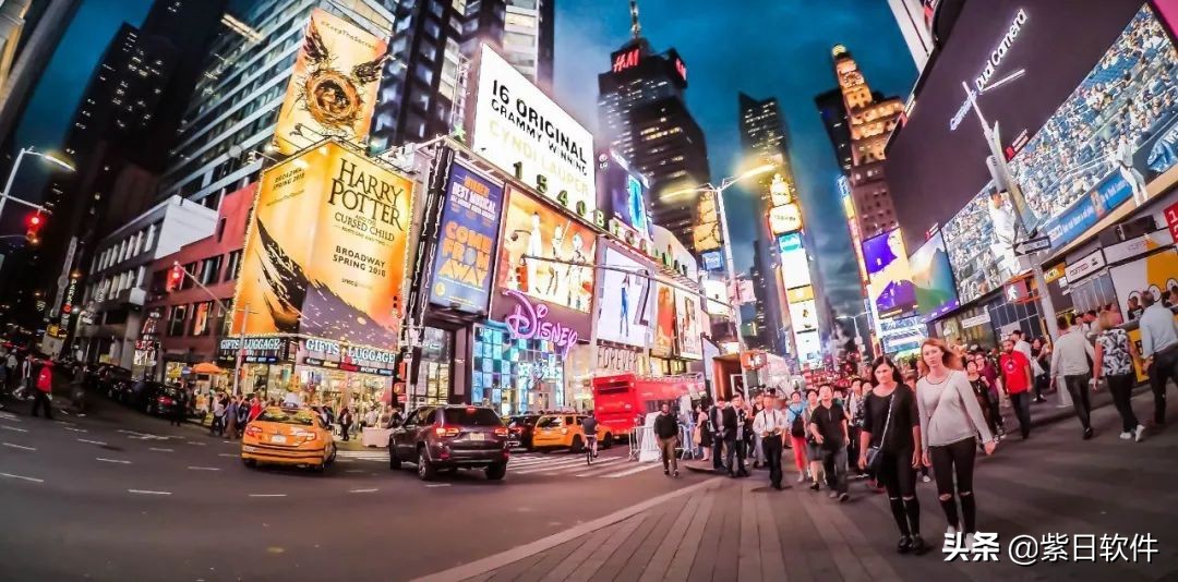 紫日软件｜2022年中国服装行业发展趋势预判