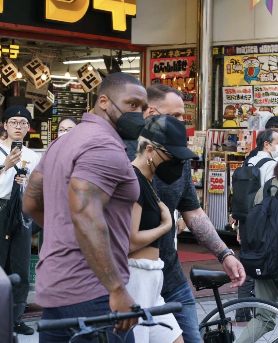 ladygaga现身街头,ladygaga去超市