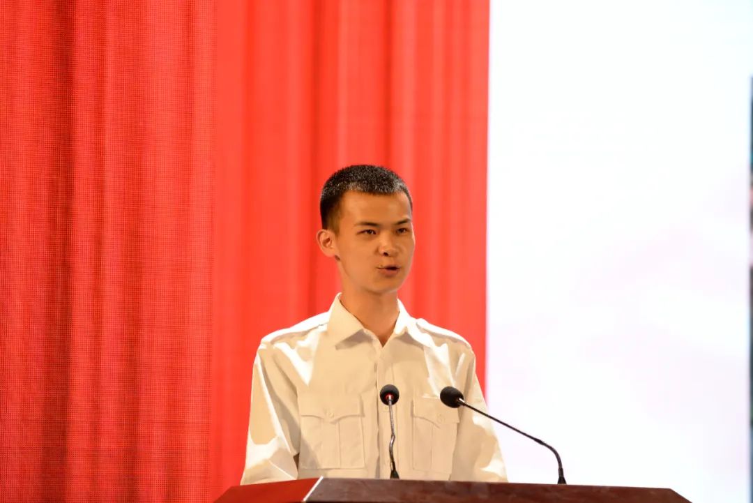 当兵是一种义务更是一种担当,当兵有志青年的光荣与担当