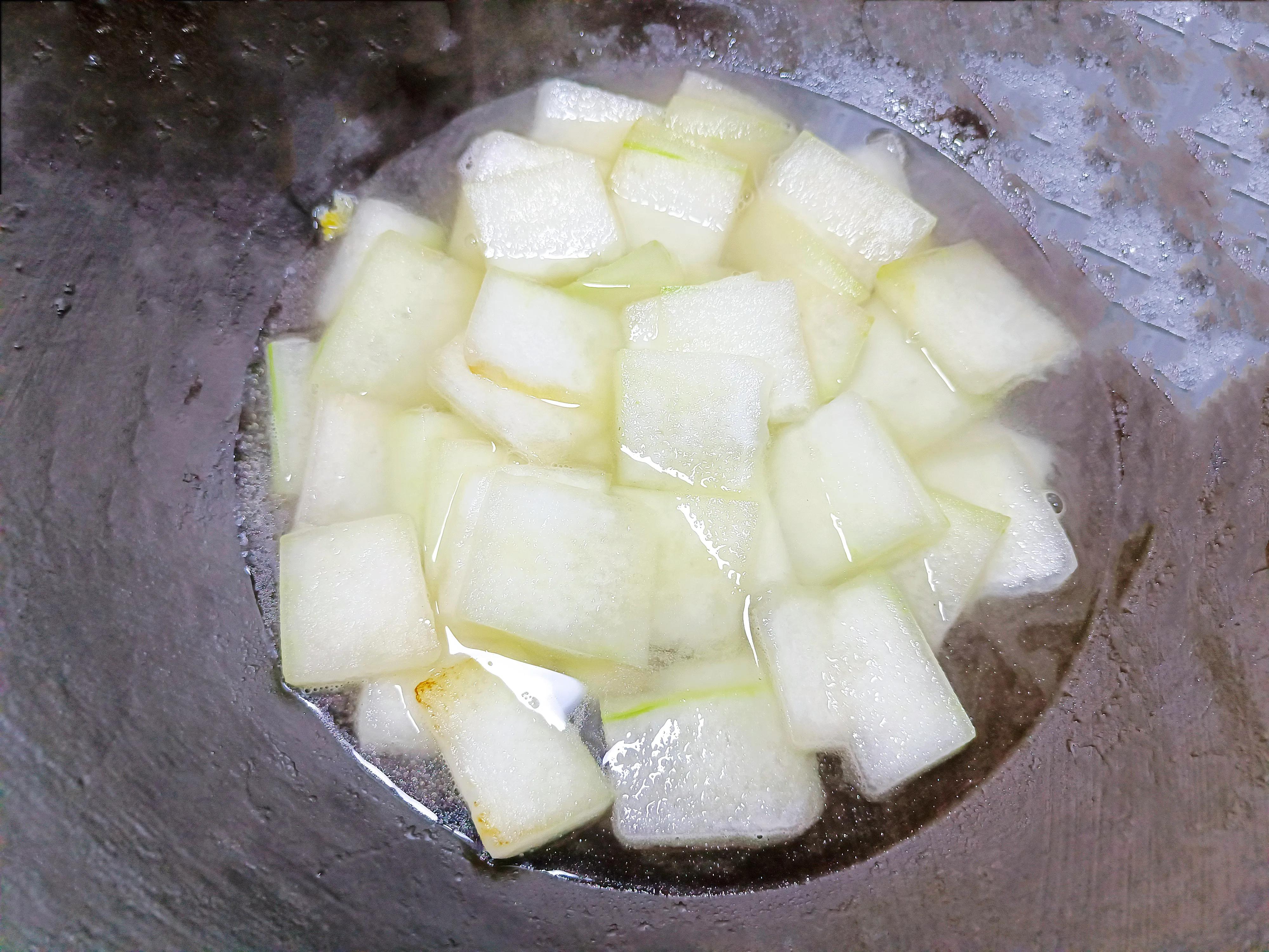 小满吃什么传统食物和水果,小满到了多吃些什么好