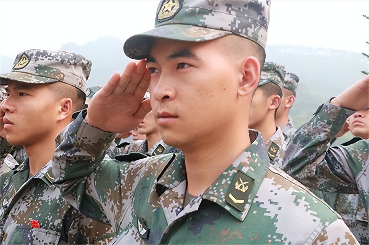 中国排雷英雄杜富国授勋仪式,排雷英雄杜富国八一勋章视频