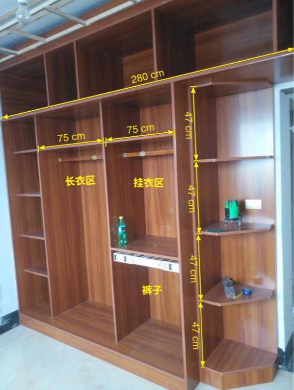定制衣柜的尺寸一般是多少,各种衣柜定制板材报价