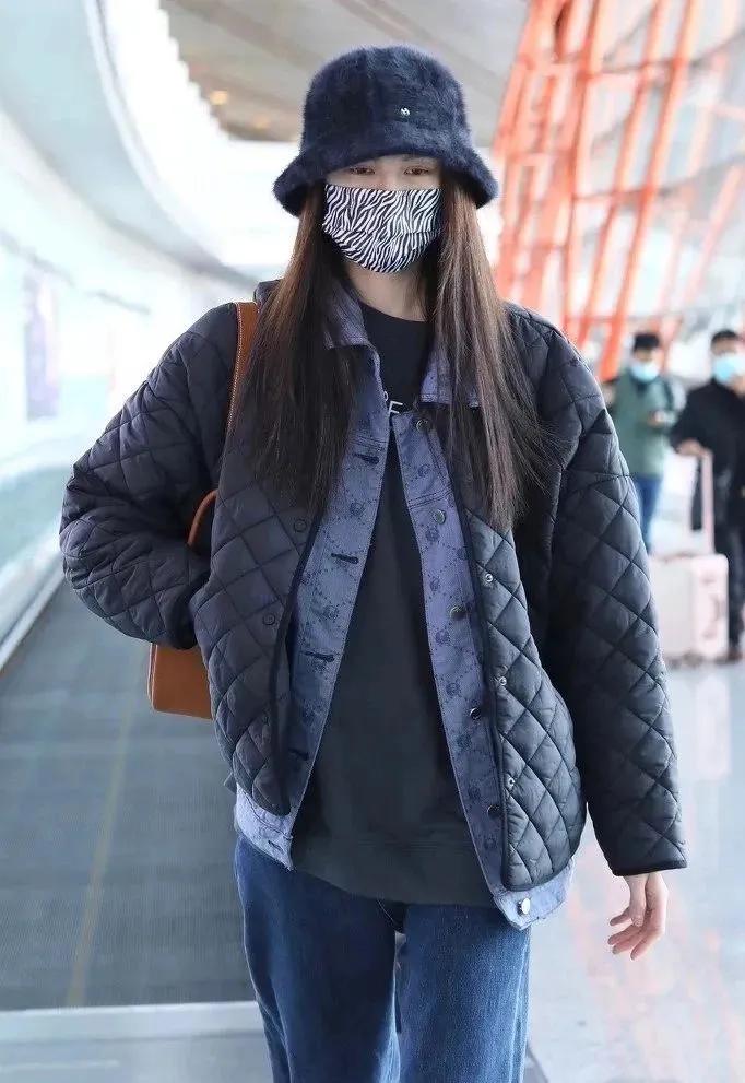 派克大衣和羽绒服哪个保暖好,冬季羽绒服建议选买这3种颜色