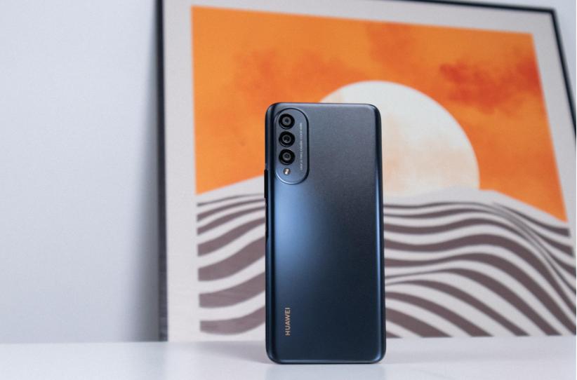 2020年2000元左右的华为手机推荐,华为手机2000左右的哪款可入手