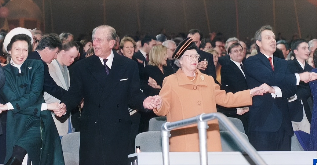 登基70周年！每年一张照片带你回顾女王的传奇人生