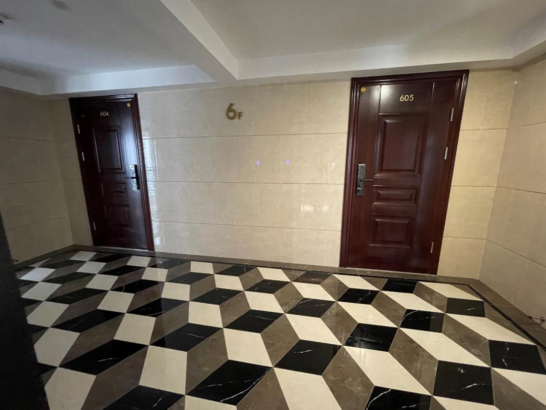 豪宅小区里的公租房终于配租，每月1600元住仁恒滨江园！