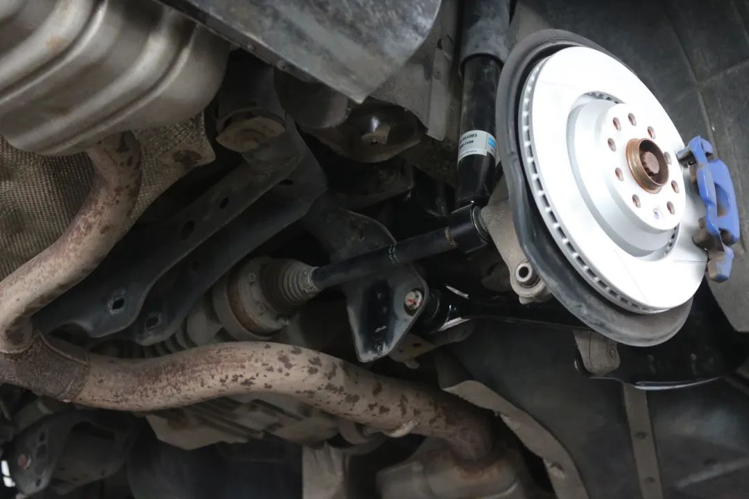 r36翻新改造全过程,大众r36这么老的车怎么还卖这么贵