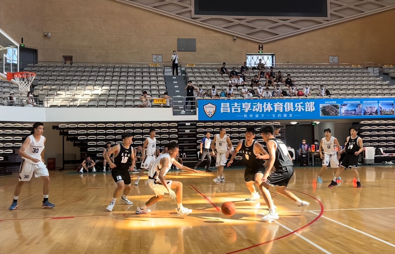 ​“奔跑吧·少年”自治区青少年篮球锦标赛在昌吉开赛