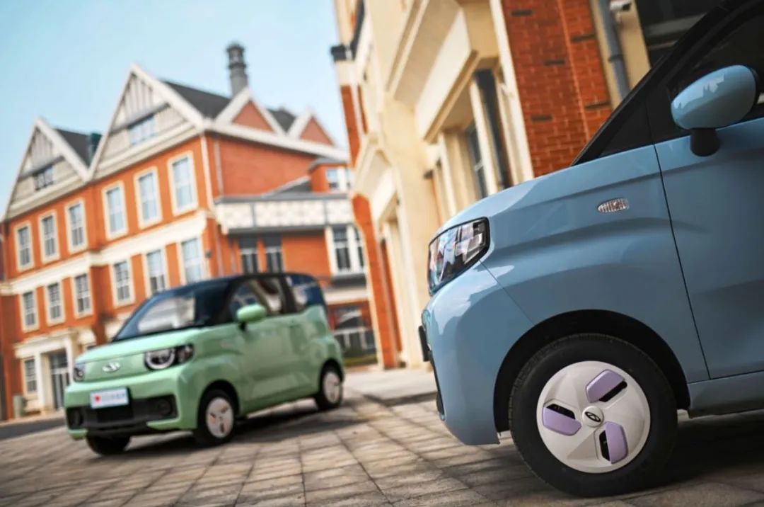 奇瑞qq冰淇淋低配版车主感受,纯电微型车新选择奇瑞qq冰淇淋