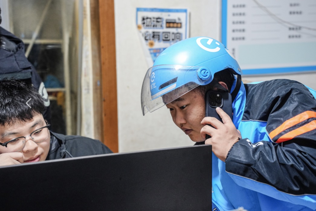 我的外卖小哥|外卖骑手的保温箱：一杯咖啡里的消费温度