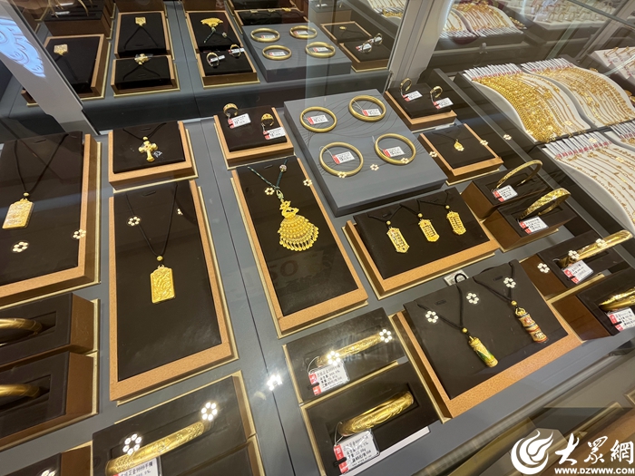 买涨不买跌是谚语吗,最近金价暴涨该买还是买跌