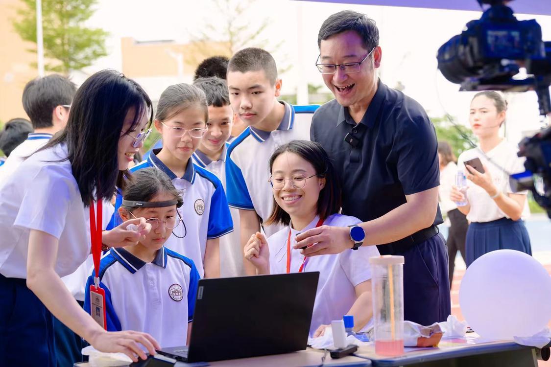 沉浸式欣赏校园,佛山英华学校宣传片